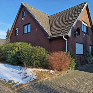 Ohne Käuferprovision: Raumwunder mit Einliegerwohnung & Doppelgarage