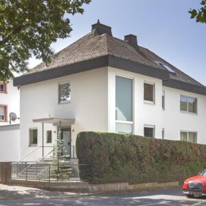 Geräumiges, vollständig renoviertes 6-Raum-Einfamilienhaus