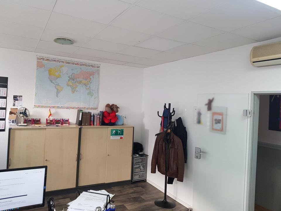 Flachdachhalle, Büros – Bild 17