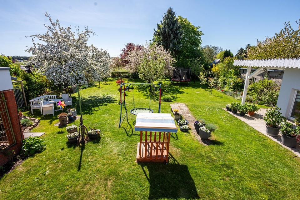 Top ausgestattetes Einfamilienhaus m. großem Garten & Bungalow in ruhiger Lage im Seebad Ueckermünde – Bild 3