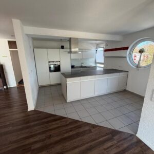 Attraktive großzügige 4-Zimmer Wohnung im Herzen von Bietigheim-Bissingen