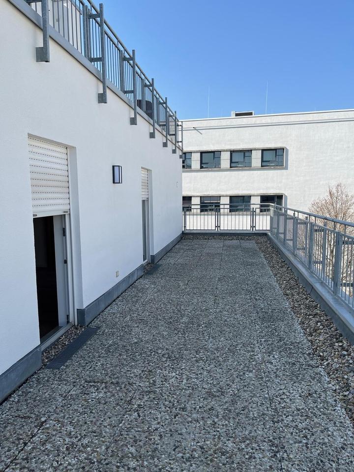 3 Zimmerwohnung mit knapp 60m2 Balkonfläche *Provisionsfrei* – Bild 2