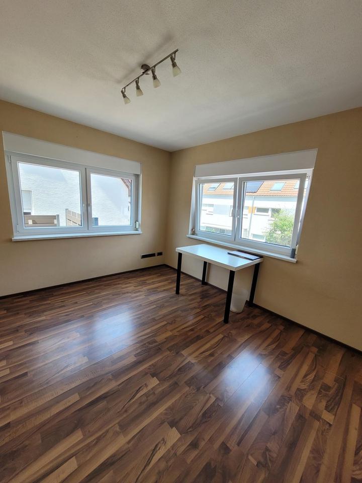 Großzügiges Energiesparsames Zweifamilienhaus – Bild 10