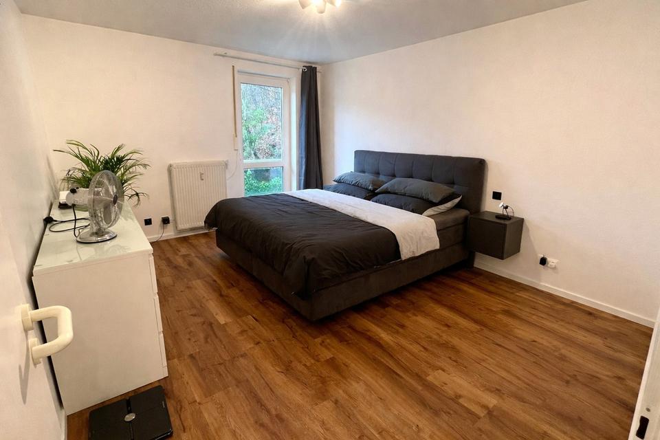 Modern wohnen: 2-Zimmer-Wohnung mit Balkon, Aufzug, Carport & Einbauküche – Bild 15