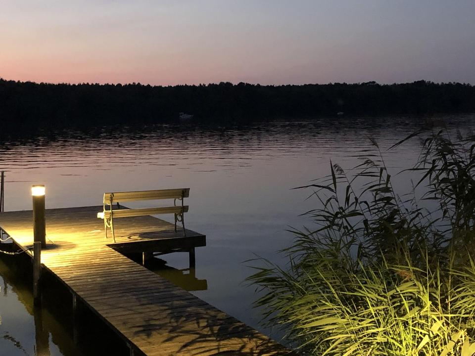 gepflegte Villa mit eig. Seezugang, Steg, Gästehaus, Sauna, Designmobiliar nahe Berlin – Bild 25