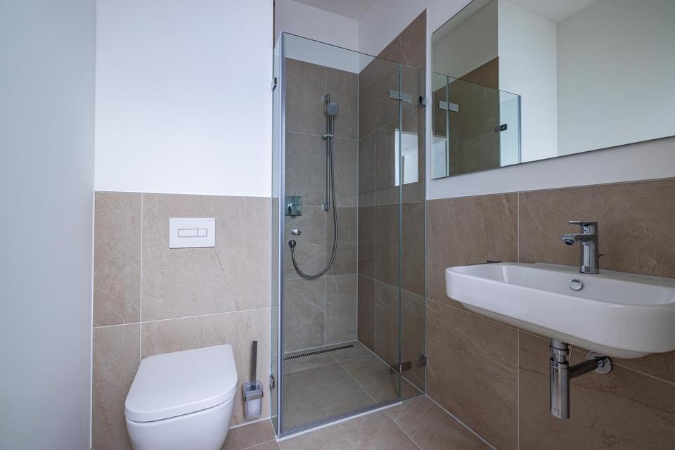 Charmante vollmöblierte 1-Zimmer-Neubauwohnung im 1. OG mit Balkon WE 07 – Bild 2