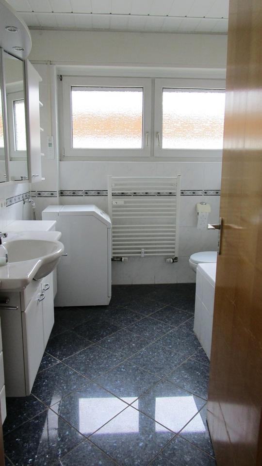 Große helle Wohnung mit großem Garten, in bevorzugter Wohnlage – Bild 5