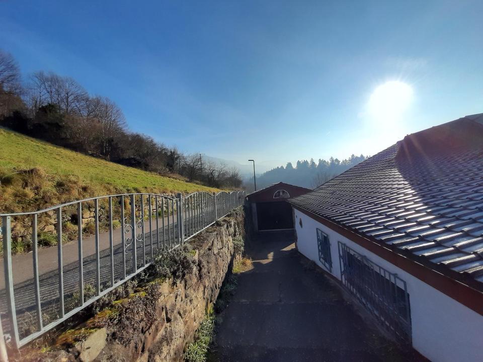 Traumaussicht in die Rheinebene - Einfamilienhaus mit Einliegerwohnung und Ausbaupotenzial – Bild 8