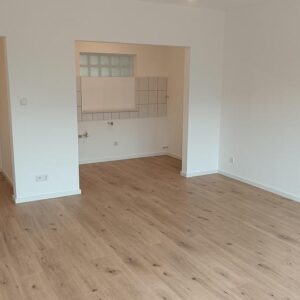 Kapitalanlage: renovierte 2-Zimmer Wohnung mit Balkon und Aufzug - bezugsfrei - 2 Einheiten verügbar