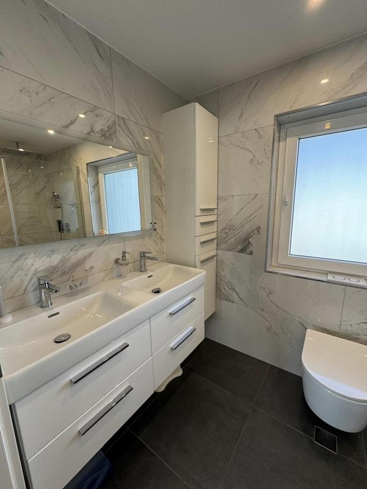 Kernsaniertes Reihenendhaus mit 2 Garagen – Bild 15