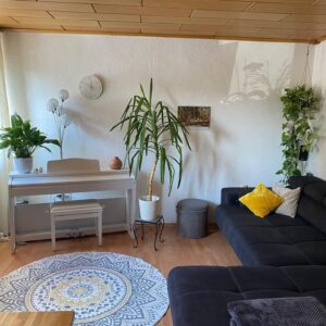 Schöne 4 Zimmer Wohnung mit Balkon und Garten