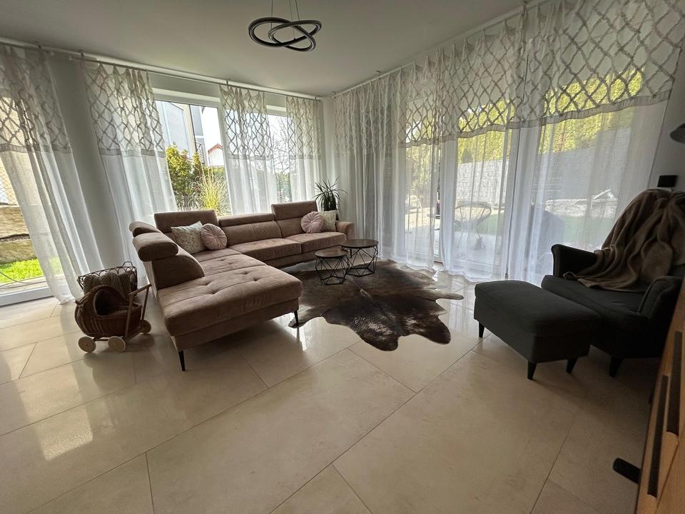 Offene und großzügige 3,5-Zimmer-Wohnung mit Garten & Kamin