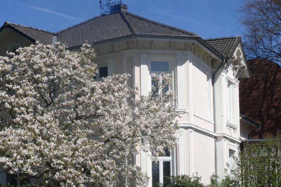 Stilvolle Jugendstilvilla mit Parkblick in Itzehoe – Bild 3