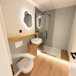 Erstbezug nach Sanierung - sofort frei! //+Fußbodenheizung //+Neue Zentralheizung in 2025