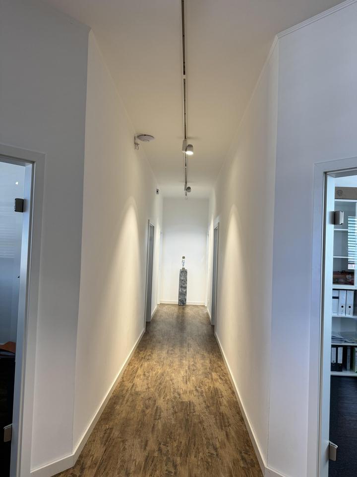 Büroraum zu vermieten – Ideal für Freiberufler & kleine Unternehmen! Inkl. Reinigungsservice – Bild 4