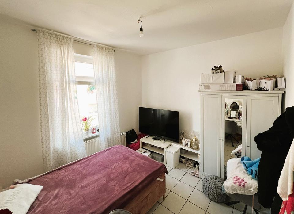 3-Zimmer-Wohnung in Stilaltbau mit EBK (WG möglich) – Bild 4