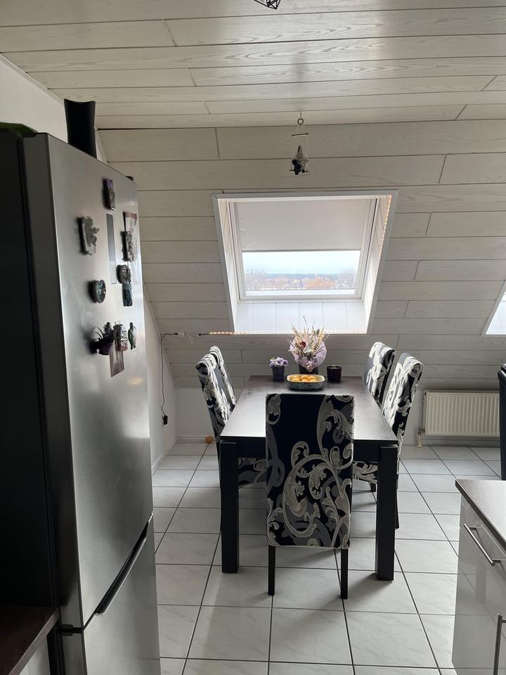 Helle Dachgeschosswohnung mit Tiefgaragenstellplatz – Bild 7