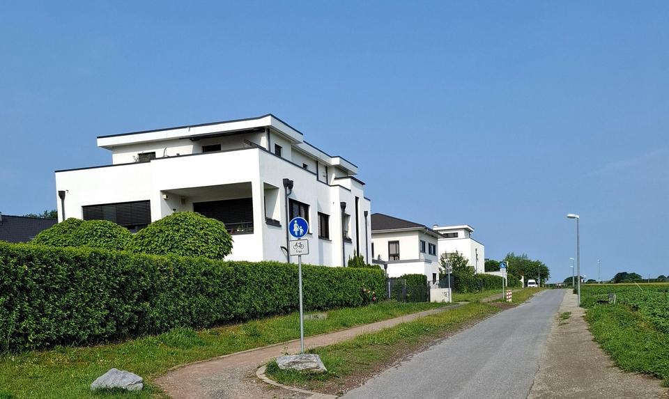 Moderne große Maisonettewohnung mit umlaufender Dachterrasse und zwei Balkonen – Bild 20