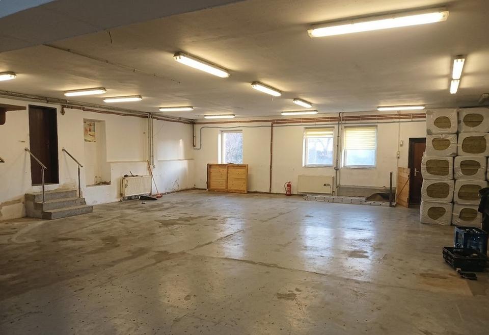 Vermiete Werkshalle/Lager/Büro mit Potential