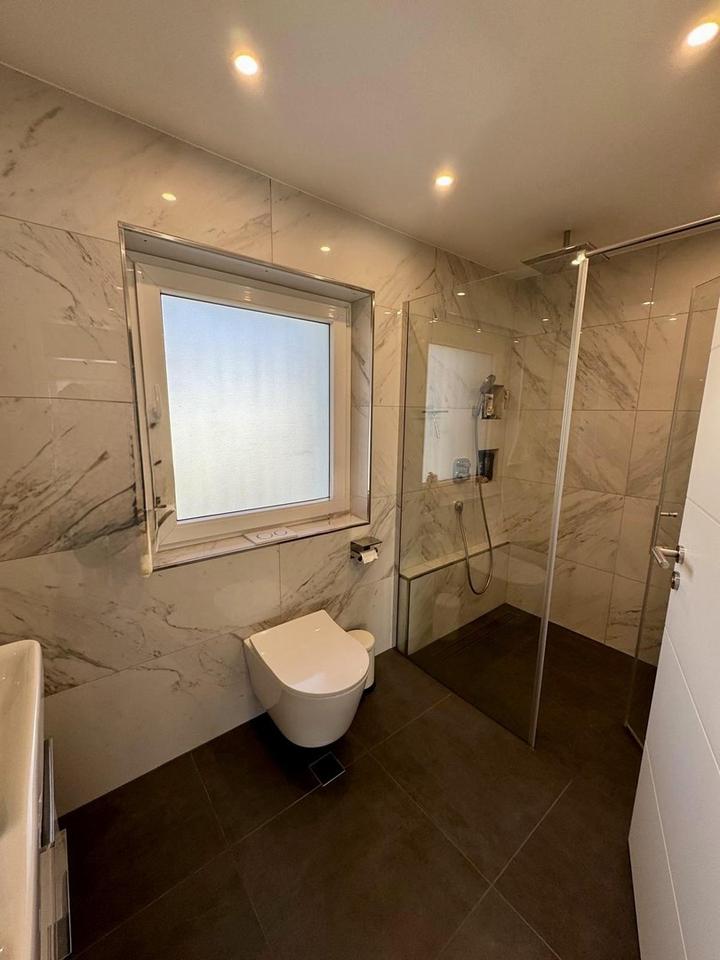 Kernsaniertes Reihenendhaus mit 2 Garagen – Bild 17