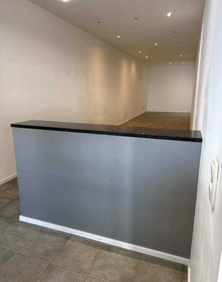 Lager mit Büro und Stellplätzen – Bild 2