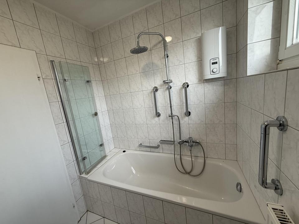 Sonnige 3ZKB beim Jung-Stilling KH, mit Aufzug, mit EBK, neues Bad gepl., elektr. Garage, renov. – Bild 20