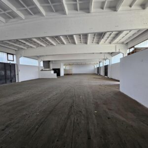 Lagerhalle mit einer Fläche bis 840m² + Büro/Wohnung möglich