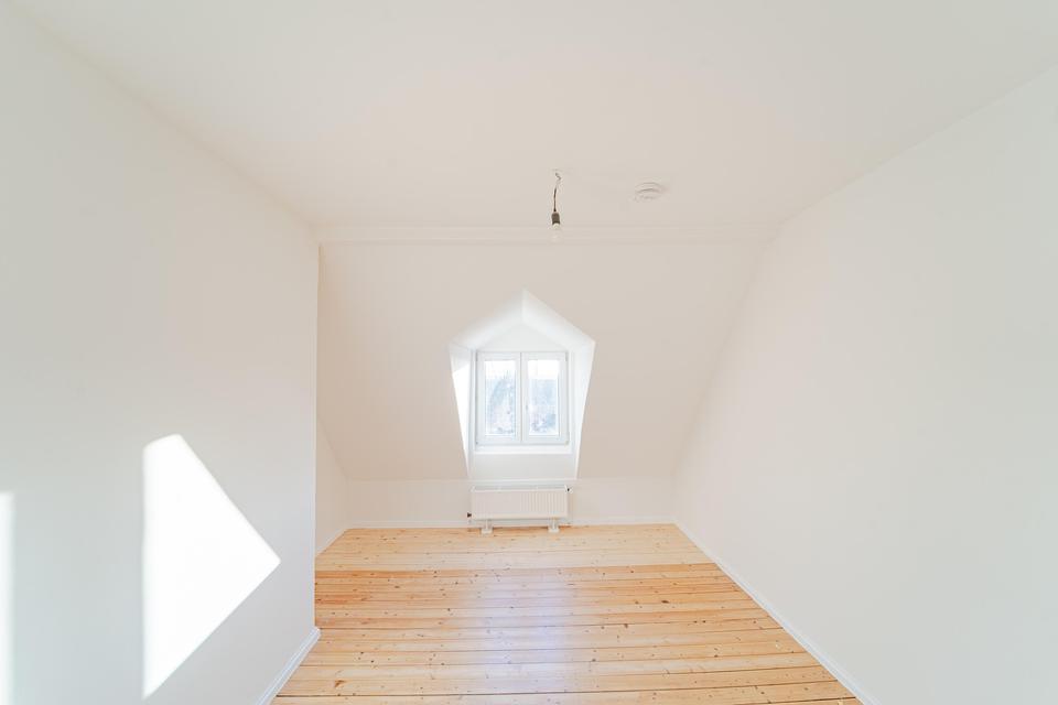 Charmante DG-Wohnung - renoviert, mit neuer EBK und separatem Speicher in Lübeck – Bild 5