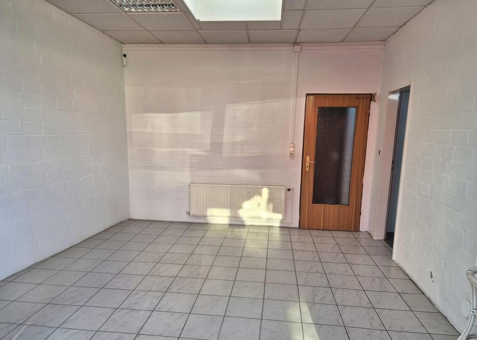 Lager/ Produktionshalle mit Büros – Bild 5