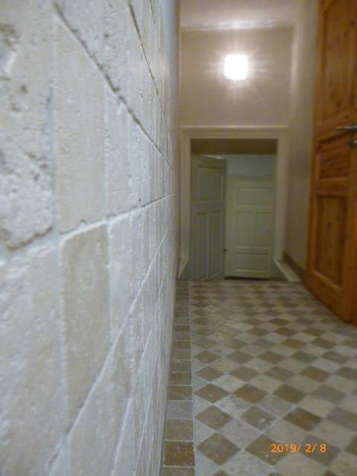 Charmante 2-ZKB mit Holzdielen, Freisitz und Innenhof – Bild 7