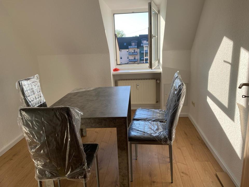 Renovierte Dachgeschosswohnung in ruhiger Lage – Bild 12