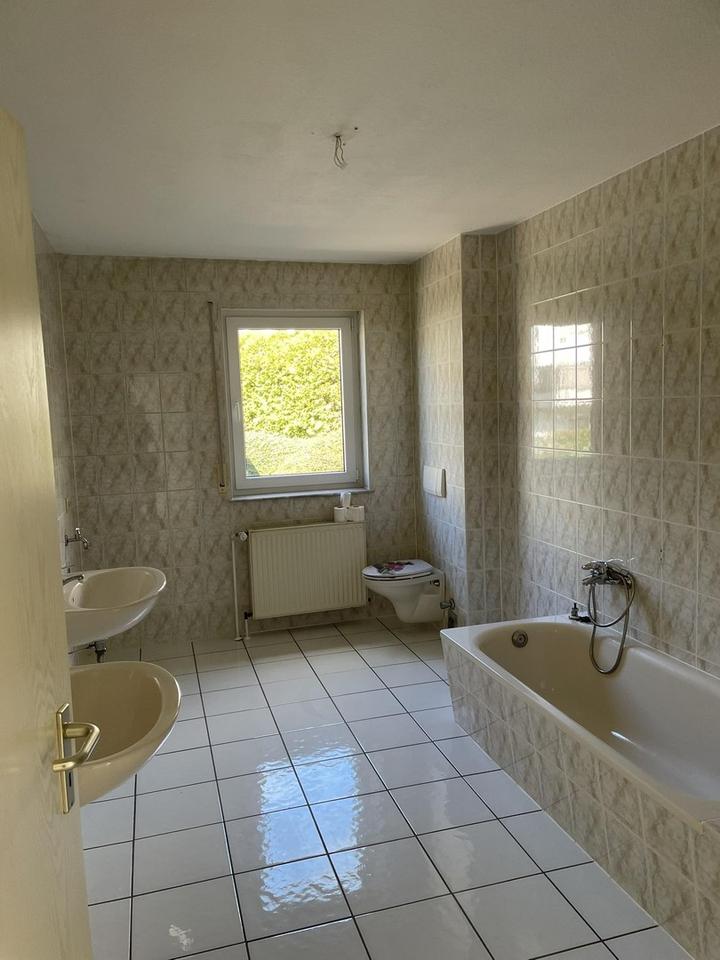 Attraktive 3-Zimmer-Wohnung in bevorzugter Höhenlage mit unverbaubarer Fernsicht – Bild 16