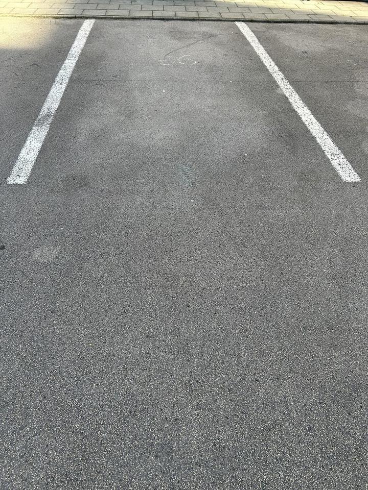 Sonnige 3-Zimmer-Wohnung mit 2 Balkonen und Fernblick plus Stellplatz in Kerpen – Bild 12