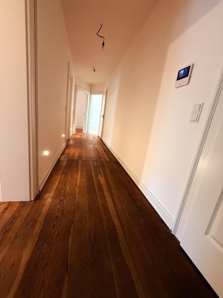 Charmante Altbauwohnung neu interpretiert – 3 Zimmer, Aufzug & hochwertiger Sanierungsstandard – Bild 9