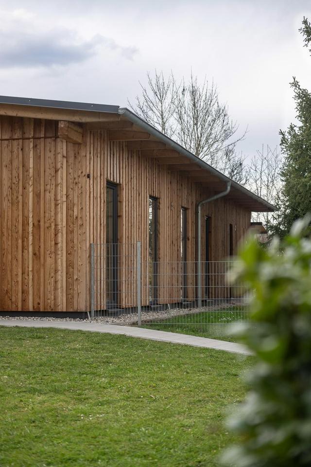 Neu renovierte 2 Zi-Whg m. Balkon voll möbliert mit Schwimmbad – Bild 15