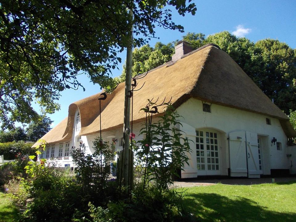 Traum unter Reet, Friesenhaus, EFH oder Ferienhaus, 25917 Stadum