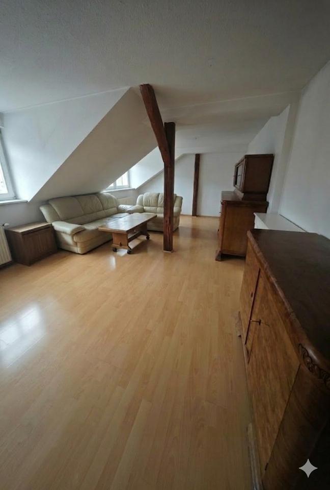 2-Raumwohnung/Dachgeschoss 520 EUR Warm/ 60 qm Grundfläche