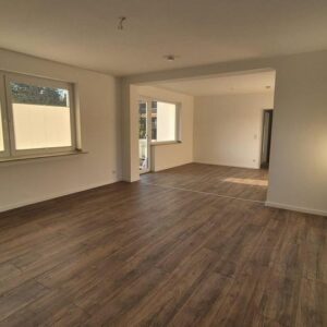 Modernisierte 3,5-Zimmer-Wohnung mit neuem Bad & neuen Fenstern