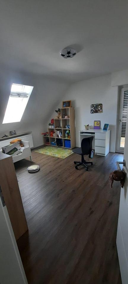 3 Zimmer Dachgeschosswohnung mit Balkon und Stellplatz – Bild 5