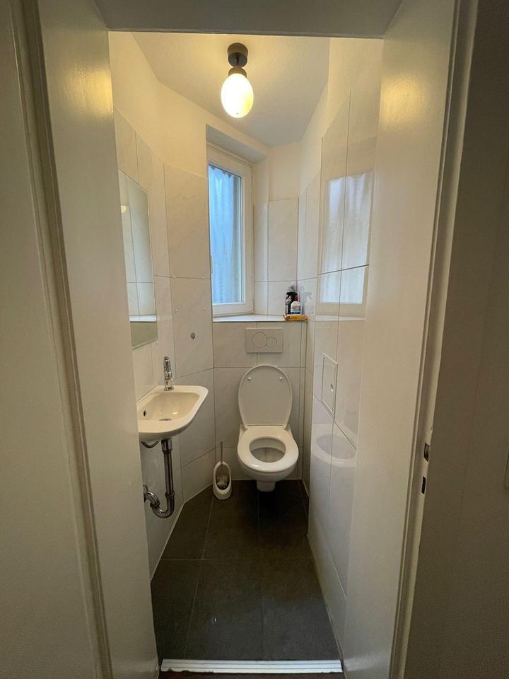 Möbliertes Zimmer in einer Frauen WG, zentral in Wiesbaden Mitte – Bild 4