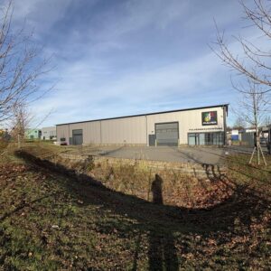 Halle – Lager/Produktion/Handwerk – mit Büro/Sozialräumen