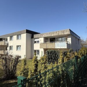 PROVISIONSFREI ! KFW-Saniertes Top 4-Fam.Haus inkl. 4 Garagen auf 672 qm Grundstück