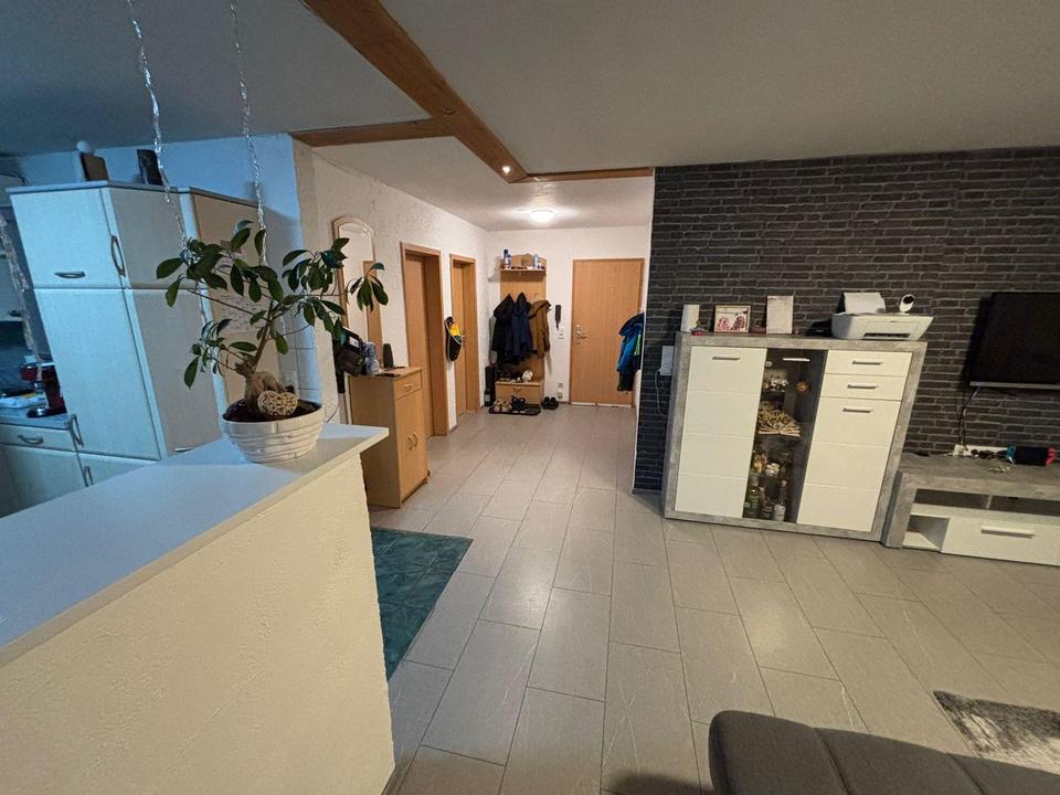 Gepflegte 4-Zimmer-Wohnung inkl. Terrasse und Balkon – Bild 4