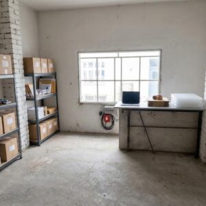 Atelier oder Lager direkt am Gartenfeldplatz mit großer Terrasse