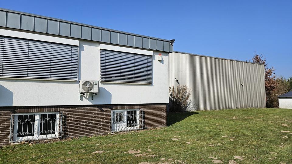 Firmenhalle / Industriehalle mit Bürotrakt – Bild 23