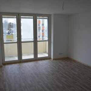 * sofort frei * 3-Zimmer Whg - zentrale aber ruhige Lage - saniert