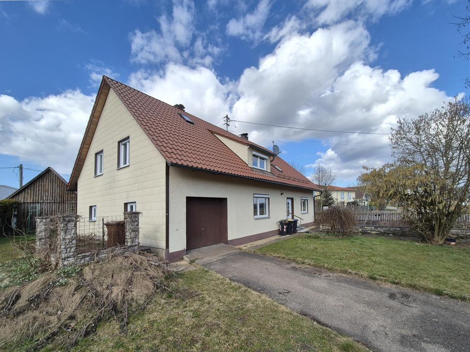 Charmantes Einfamilienhaus mit viel Platz und großem Grundstück in attraktiver Lage – Bild 9