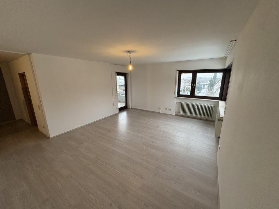 Blick & Lage!! helle - unvermietete 3,5 Zimmerwohnung ca. 88 qm mit Südbalkon – Bild 6