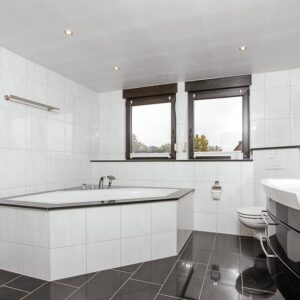 Lichtdurchflutete Maisonette mit Dachterrasse