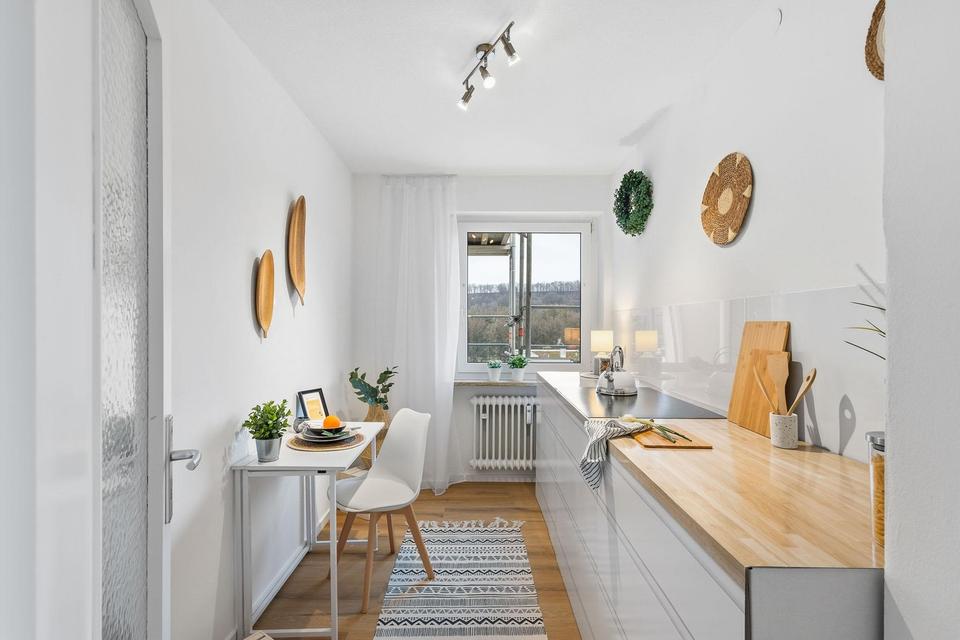 **Provisionsfrei** Modernisierte 4-Zimmer Wohnung in Audi-Nähe – Bild 2